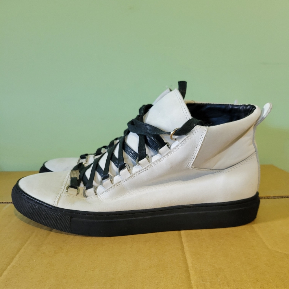 Balenciaga Arena
